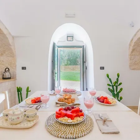 Trullo Donna Lucia Con Piscina Ferienhaus Latiano